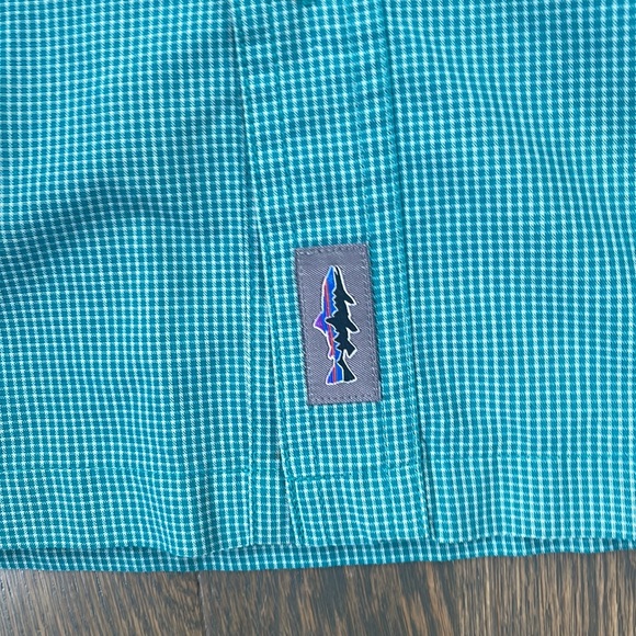Patagonia Men’s Large lbutton down short sleeve shirt. - Picture 4 of 6